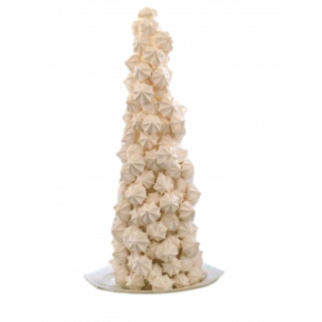 Pyramide de meringues blanches